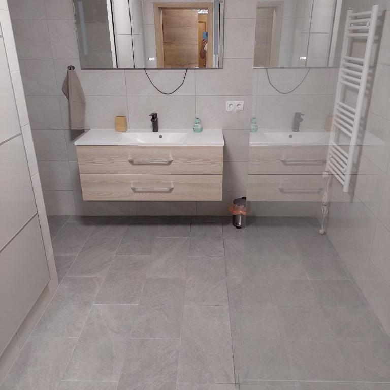 Stony Sea Apartments - Three-Bedroom Apartment - 23