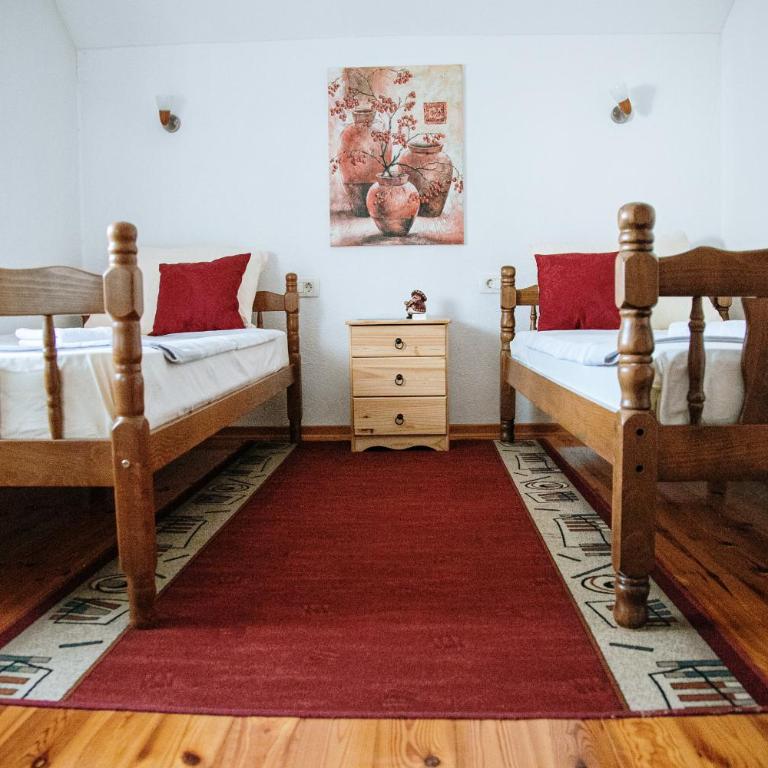 Apartment Ikar - Three-Bedroom Apartment - 14