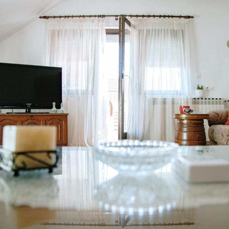 Apartment Ikar - Three-Bedroom Apartment - 32