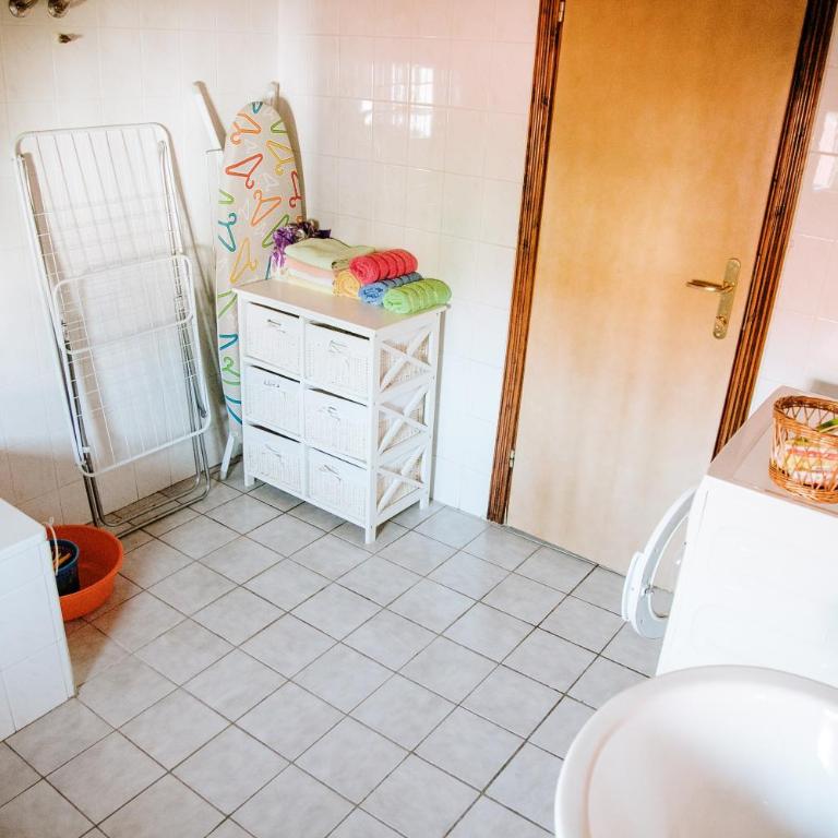 Apartment Ikar - Three-Bedroom Apartment - 35
