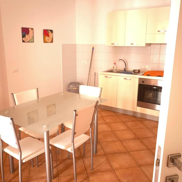 Casa arancio - Appartamento Superior con 1 Camera da Letto e Balcone - 11