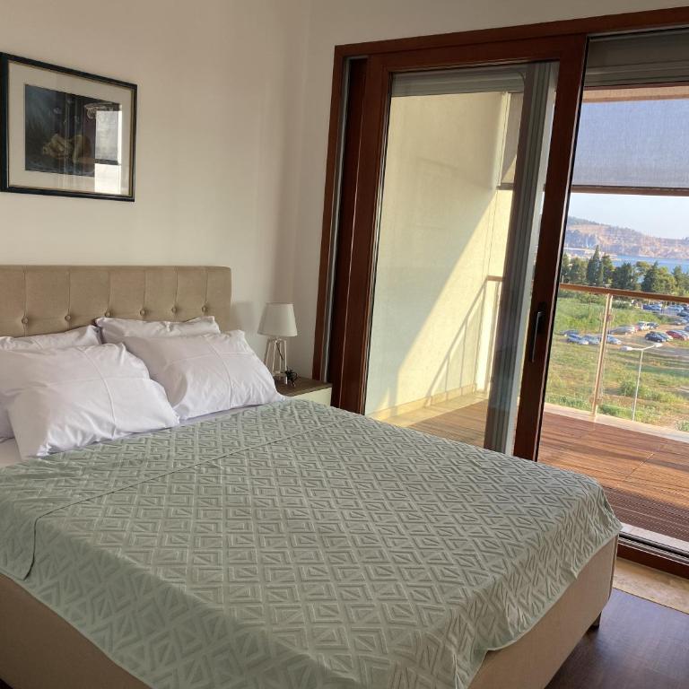 Bitcoin and Ethereum Deluxe Apartments - Two-Bedroom Apartment - 35