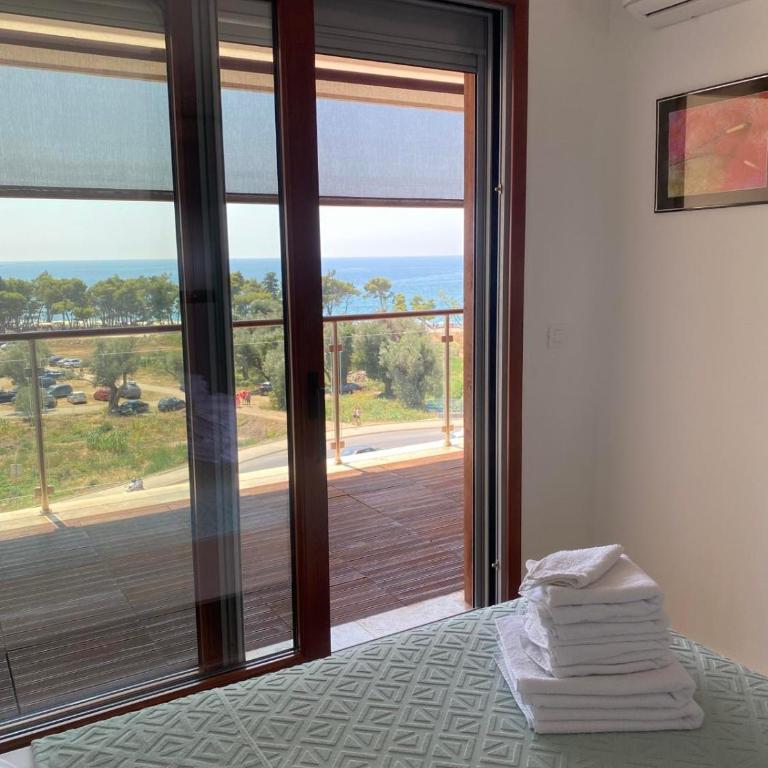 Bitcoin and Ethereum Deluxe Apartments - Two-Bedroom Apartment - 40