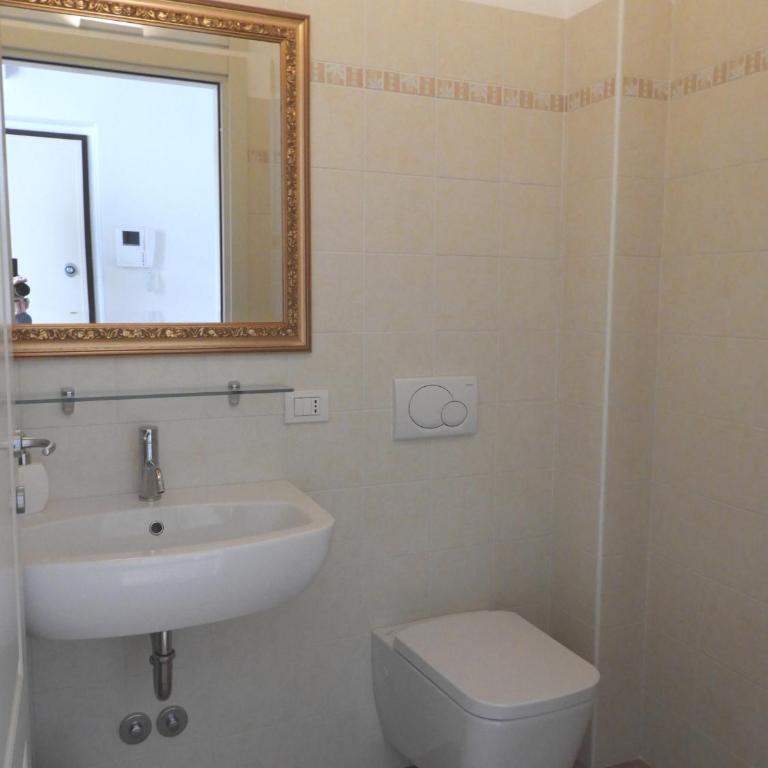 Villa Maghetti - modernized flat in historic palazzo in the center of Luino - Apartment mit 2 Schlafzimmern - 26