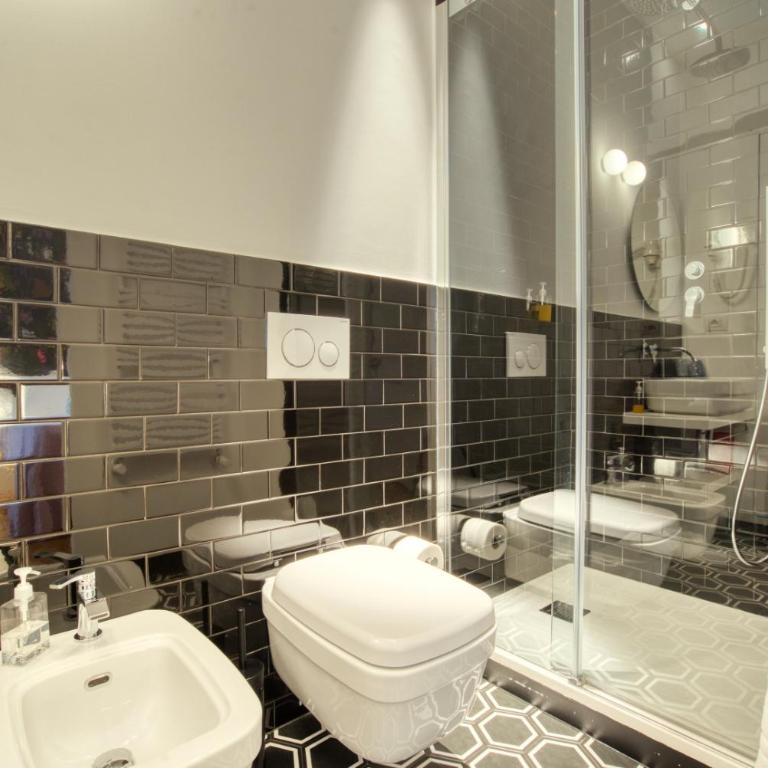 GuestHost - Dimora Claudia Luxury Rooms - Double Room with Private Bathroom - 10