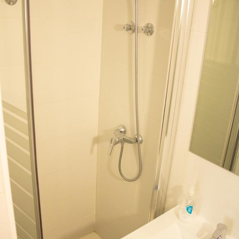 Malagueña Salerosa "Apartamento - estudio con terraza" En casa típica de 1 a 4 dormitorios - Apartamento Estudio con terraza o patio privados - 23