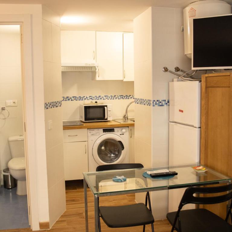 Malagueña Salerosa "Apartamento - estudio con terraza" En casa típica de 1 a 4 dormitorios - Apartamento Estudio con terraza o patio privados - 26