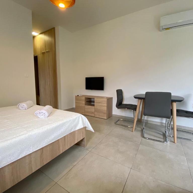 Villa Dolphin Apartments - Comfort Triple Room - 8