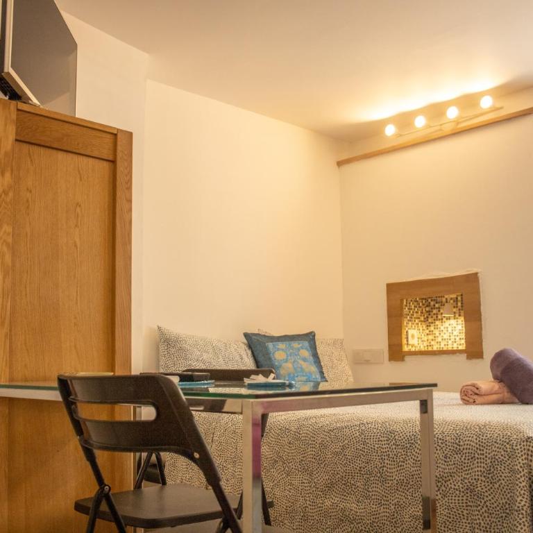 Malagueña Salerosa "Apartamento - estudio con terraza" En casa típica de 1 a 4 dormitorios - Apartamento Estudio con terraza o patio privados - 29