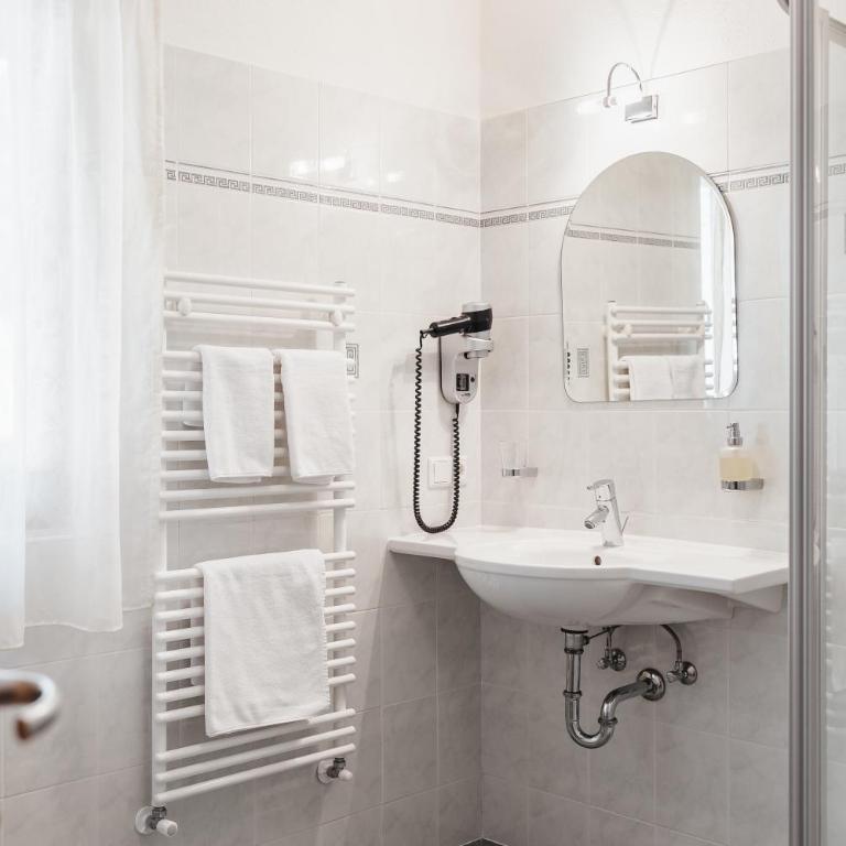 Garni Ciasa Urban - Doppelzimmer mit Balkon - 19