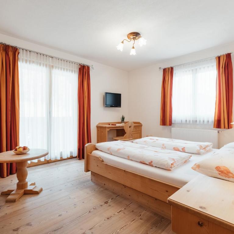 Garni Ciasa Urban - Doppelzimmer mit Balkon - 12