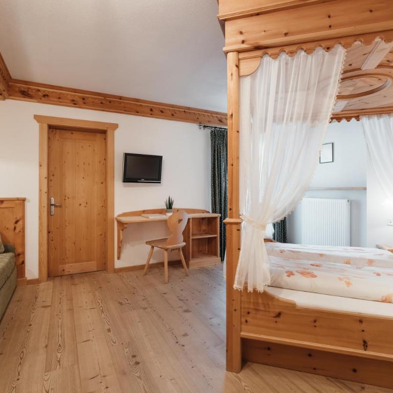 Garni Ciasa Urban - Doppelzimmer mit Balkon - 9