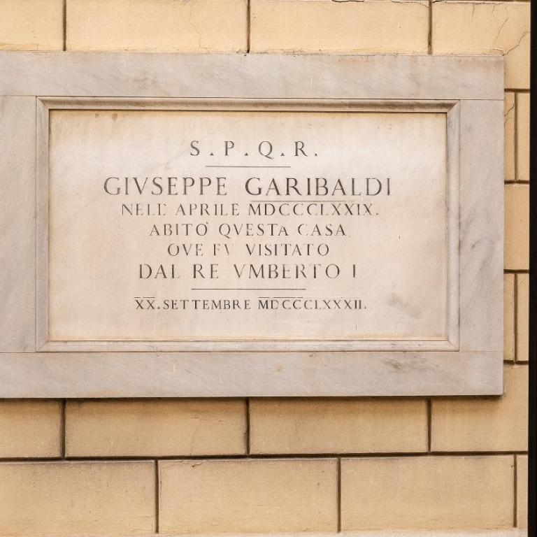 Vittoria Rental in Rome - Appartamento con 2 Camere da Letto - 30