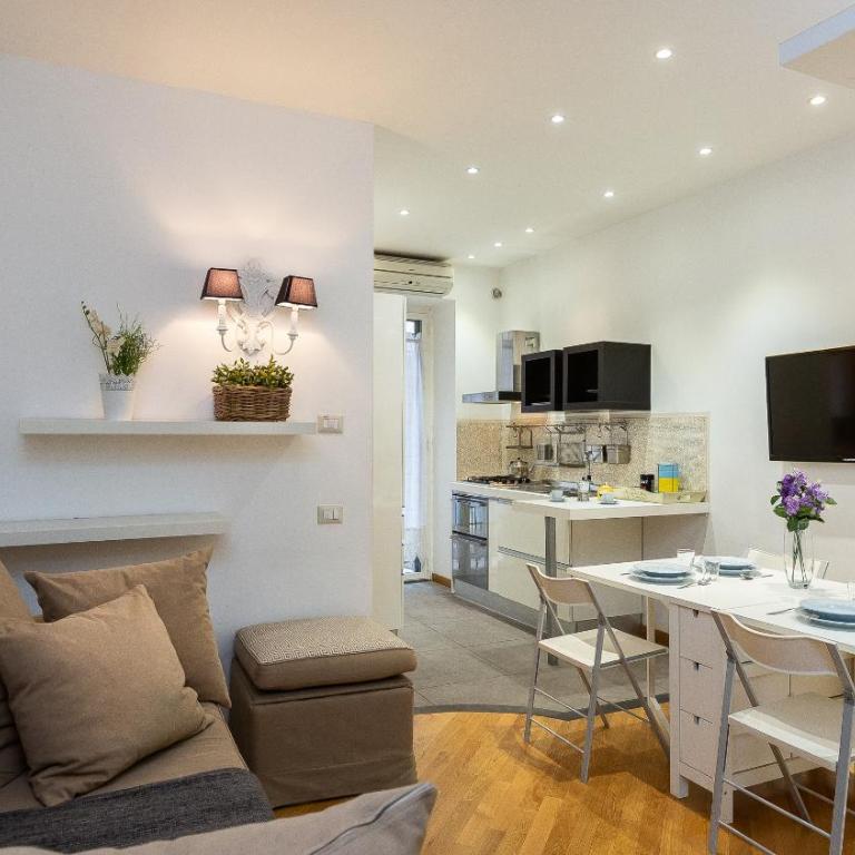 Vittoria Rental in Rome - Appartamento con 2 Camere da Letto - 12