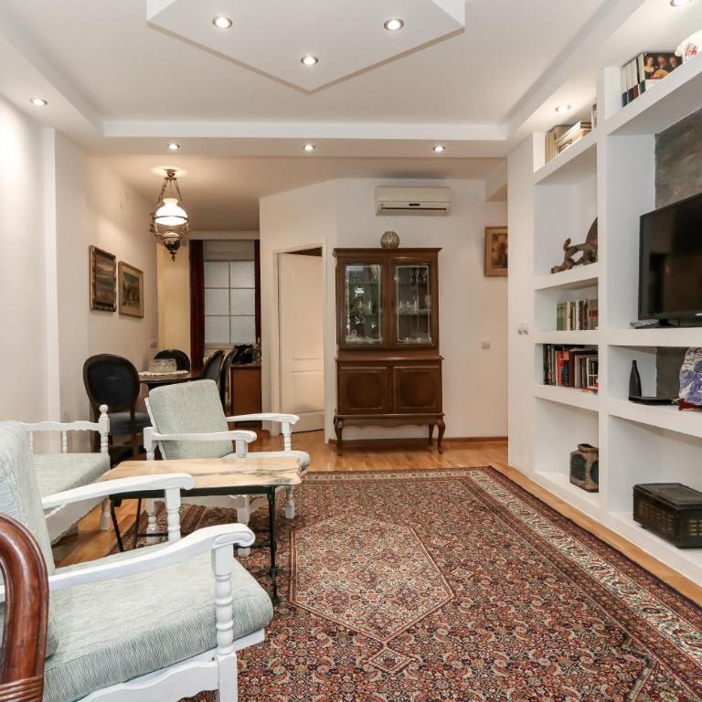 Snug, Homely Apartment by the Temple - Apartman sa 2 Spavaće Sobe - 12