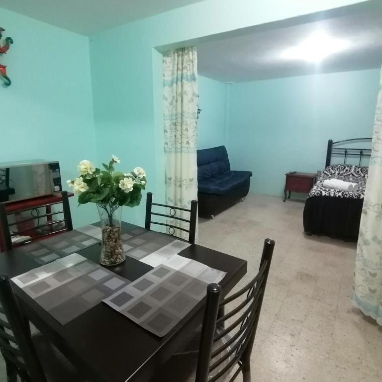 DEPARTAMENTO CERCANO AL AEROPUERTO T2, A 2 CALLES - Apartment - Ground Floor - 6