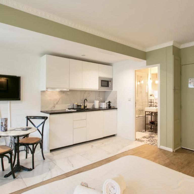 Charming studio near Tour Eiffel Invalides Beaugrenelle - Studio - 12