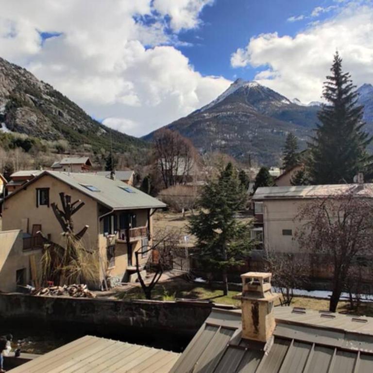 Maison calme indépendante et vue sur les montagnes - Appartement 2 Chambres - 6