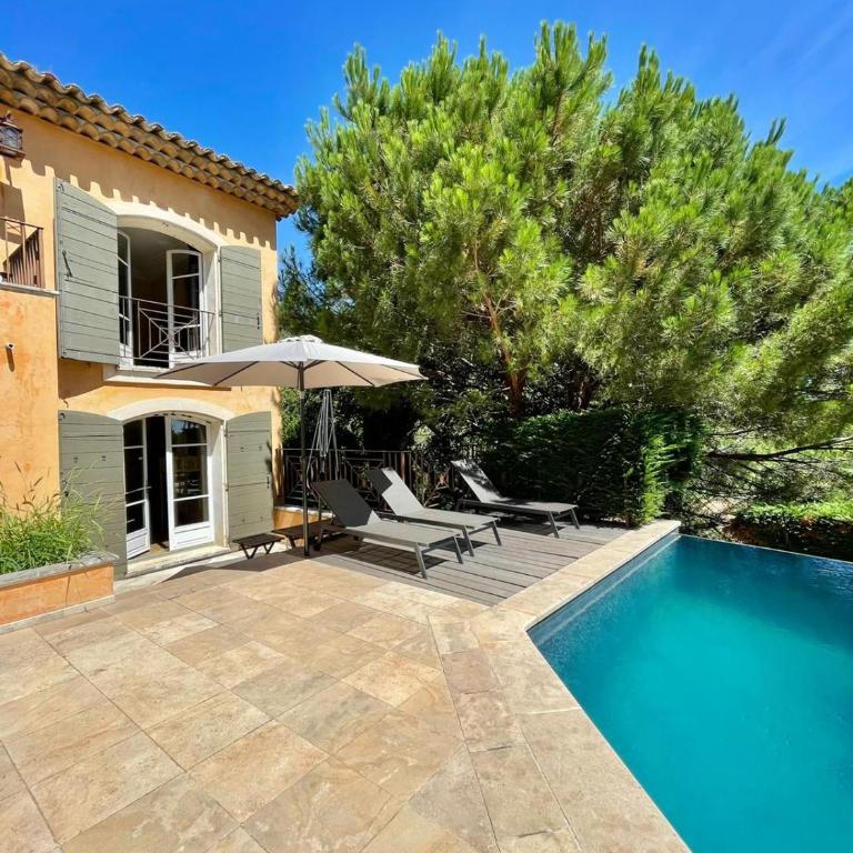 Villa Darius Belle et grande villa, piscine, clim, vue mer Cavalaire sur Mer - Villa with Sea View - 66