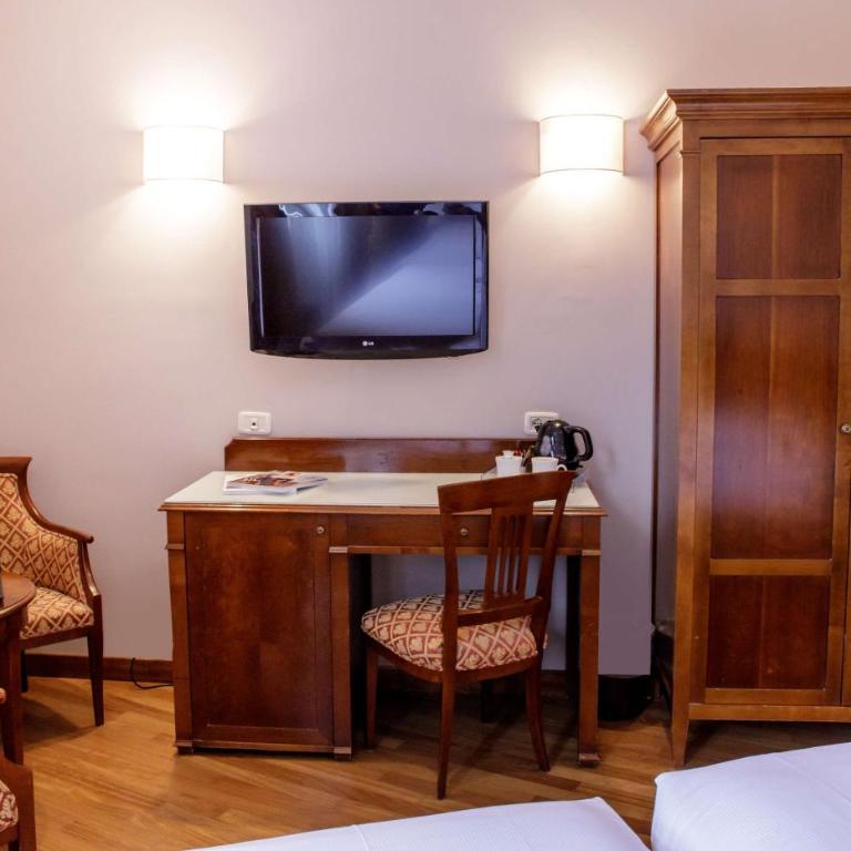 Best Western Ai Cavalieri Hotel - Camera Deluxe Doppia con Letti Singoli e Balcone - 1