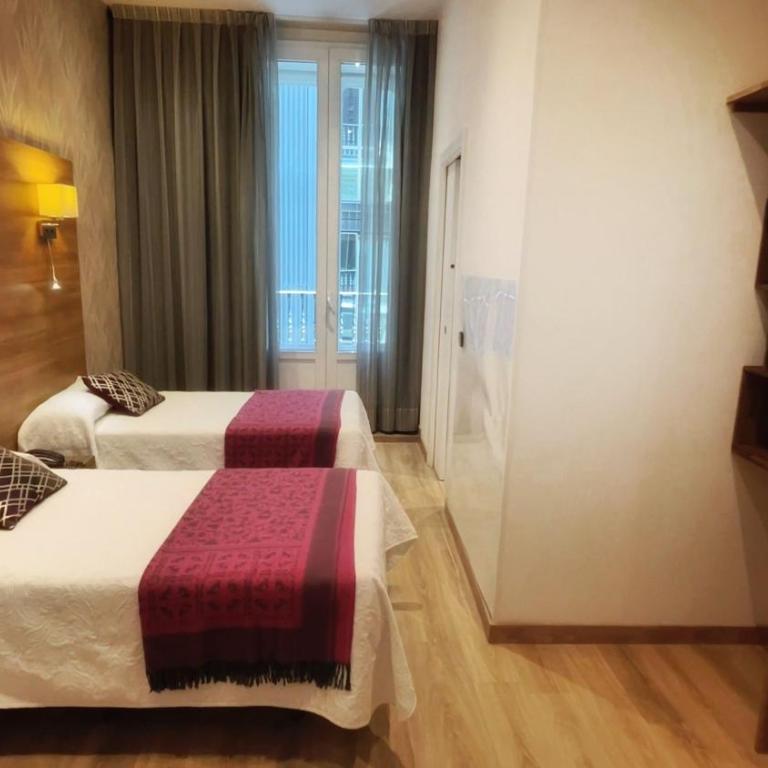 Hostal Aguilar - Twin Room - 10