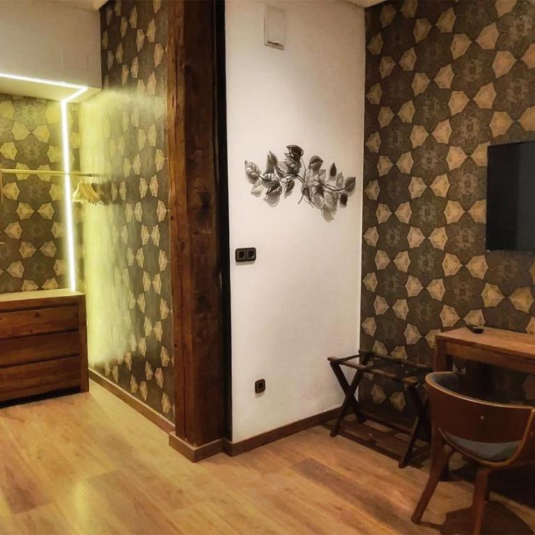 Hostal Aguilar - Quadruple Room - 7