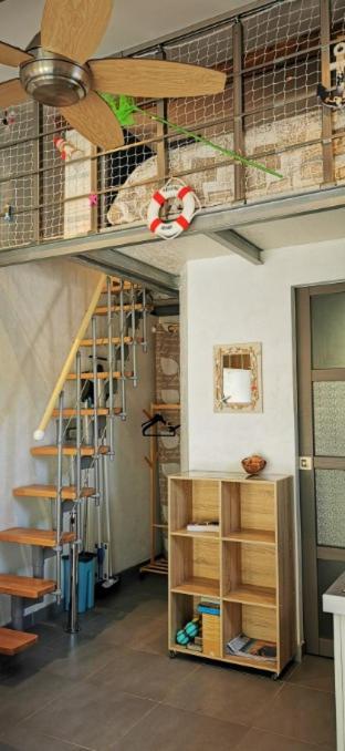 STUDIO MEZZANINE 2/3 Personnes - Studio Lit King-Size avec Canapé-Lit - 21