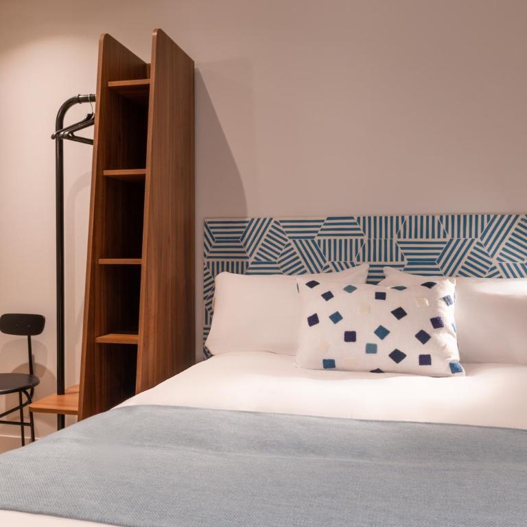 Paris Art Hotel Quartier Latin by Malone - Chambre Simple Classique Rayure - 2