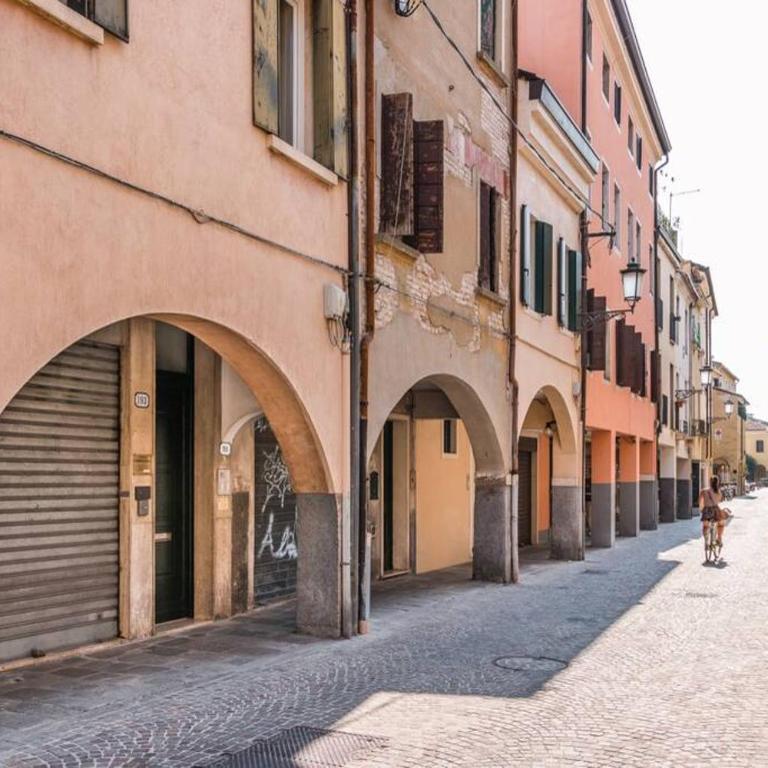 enJoy Home - Mansarda Piccolo Tesoro in centro città - Appartamento con 2 Camere da Letto - 2