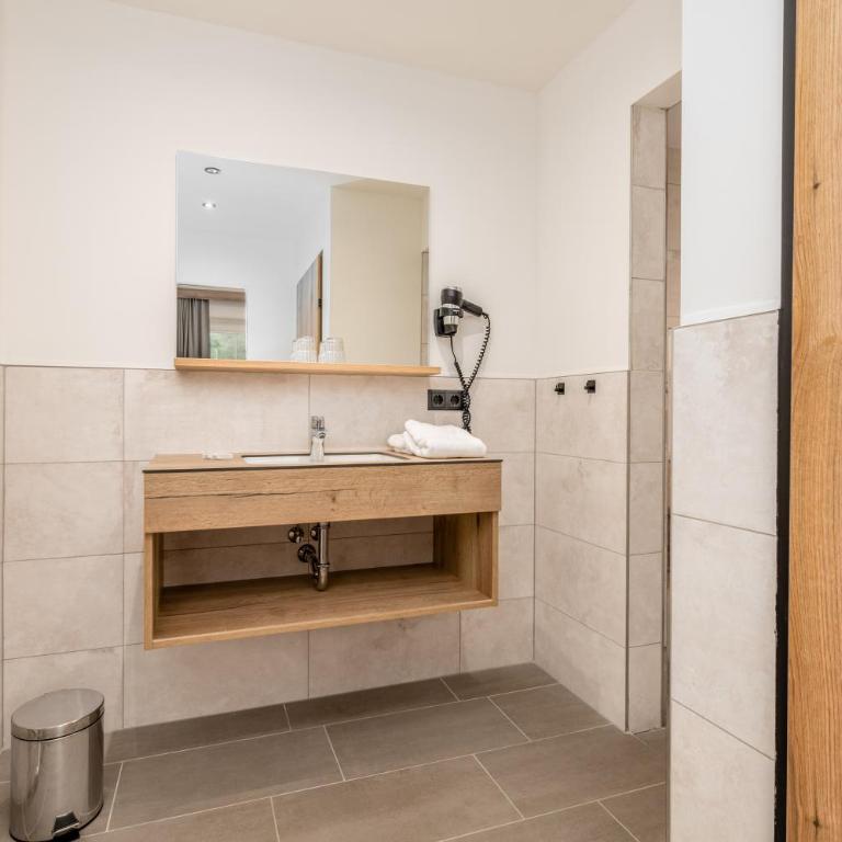 Landgasthof Bierfriedl - Doppelzimmer mit Balkon - 25