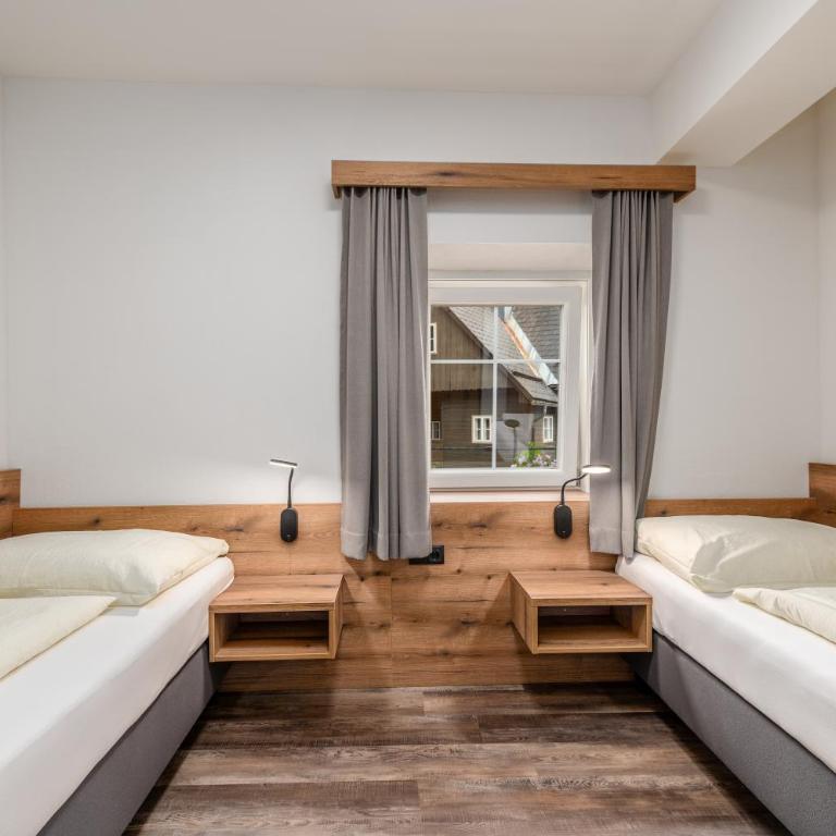 Landgasthof Bierfriedl - Familienzimmer mit Balkon - 8