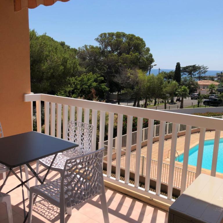 Apartment Newly Renovated Aircond-wifi-pool-sea View-150m to Beaches- Saint Aygulf - Appartamento con Vista Mare - 16