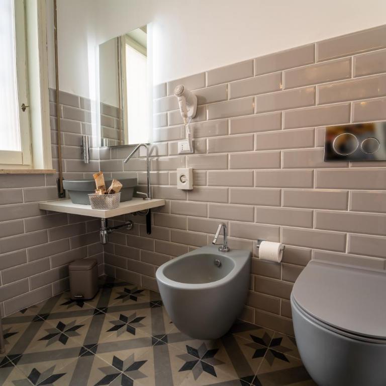 Urban Rooms - Triple Room with Shower - 2