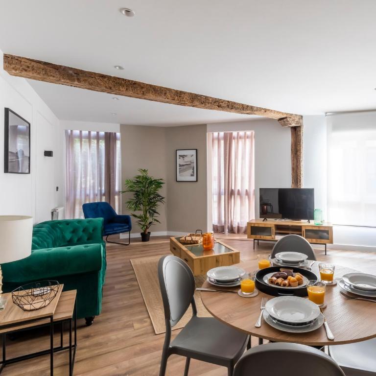 Vivienda Turística Plaza de los Tres Pilares - Two-Bedroom Apartment - 3