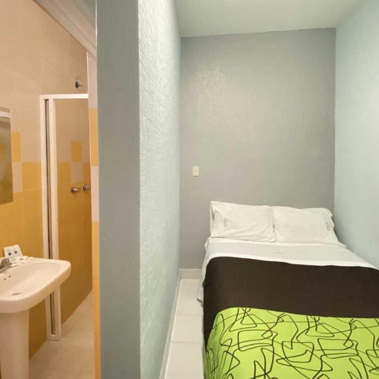 HOTEL GRAN VIA CENTRAL - Habitación con cama grande - 1