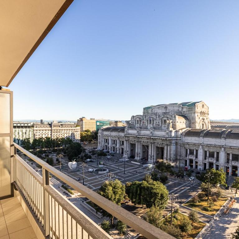 HD8 Hotel Milano - Camera Tripla con Balcone e Vista - 6