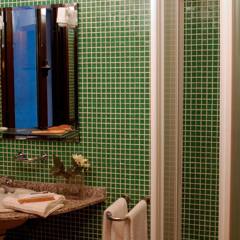 AinB Las Ramblas-Guardia Apartments - Studio (2 Adults) - 1