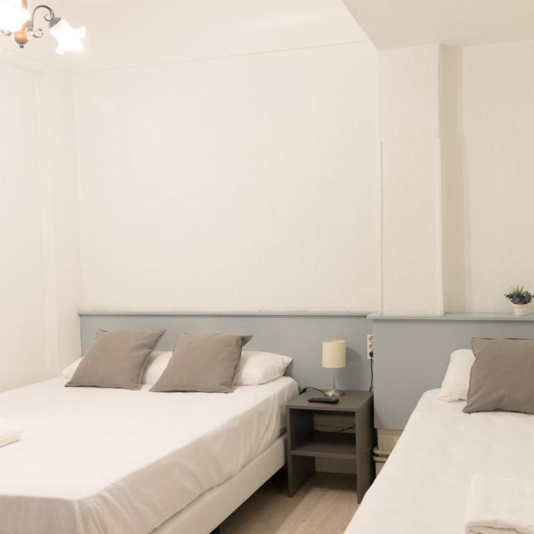 Pensión Arias - Twin Room - 3