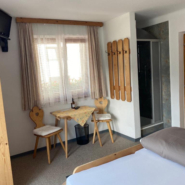 Haus Straif - Doppelzimmer mit eigenem externen Bad - 3