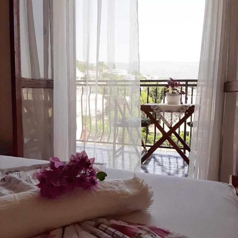 Guesthouse DONA - Double Room with Garden View - 3
