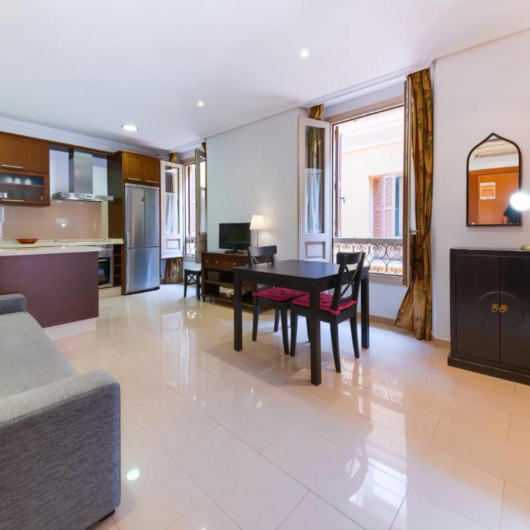 Holidays2Malaga Lazcano High Wifi & French balcony - One-Bedroom Apartment - 4