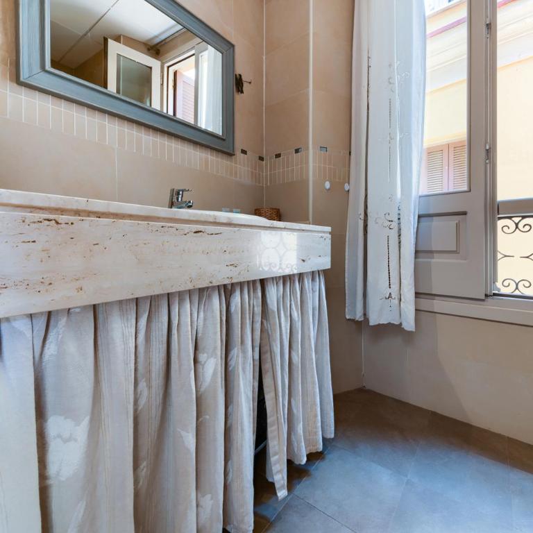 Holidays2Malaga Lazcano High Wifi & French balcony - One-Bedroom Apartment - 12