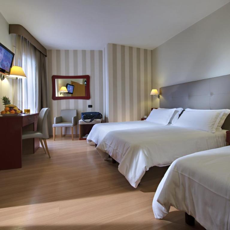 Hotel Orient & Pacific - Double or Twin Room with Partial Sea View - 2