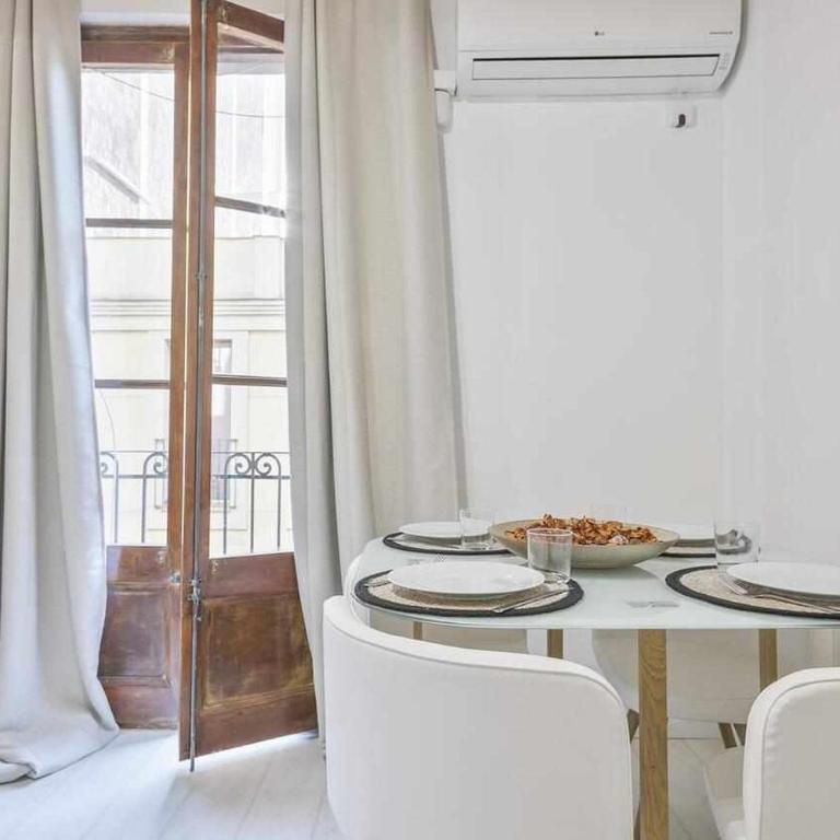 Apartamento Alejandro en BCN - Three-Bedroom Apartment - 3