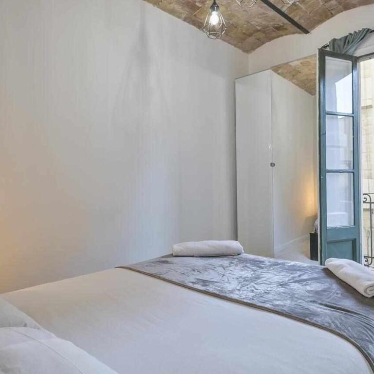 Apartamento Alejandro en BCN - Three-Bedroom Apartment - 7