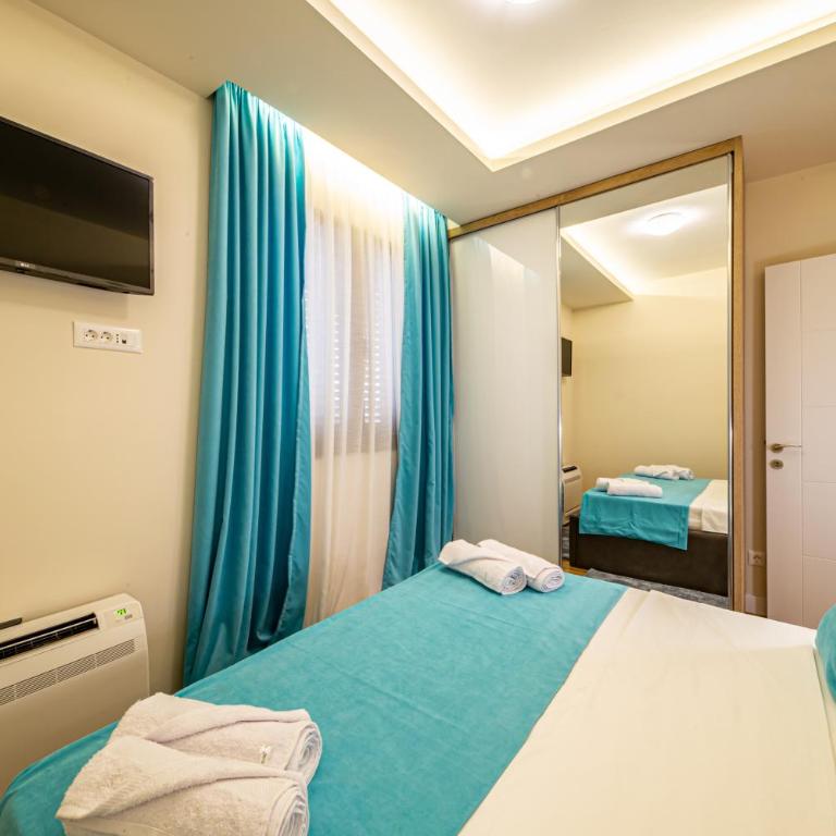 Seafront Apartments Petrovac - Apartment with Balcony - 15