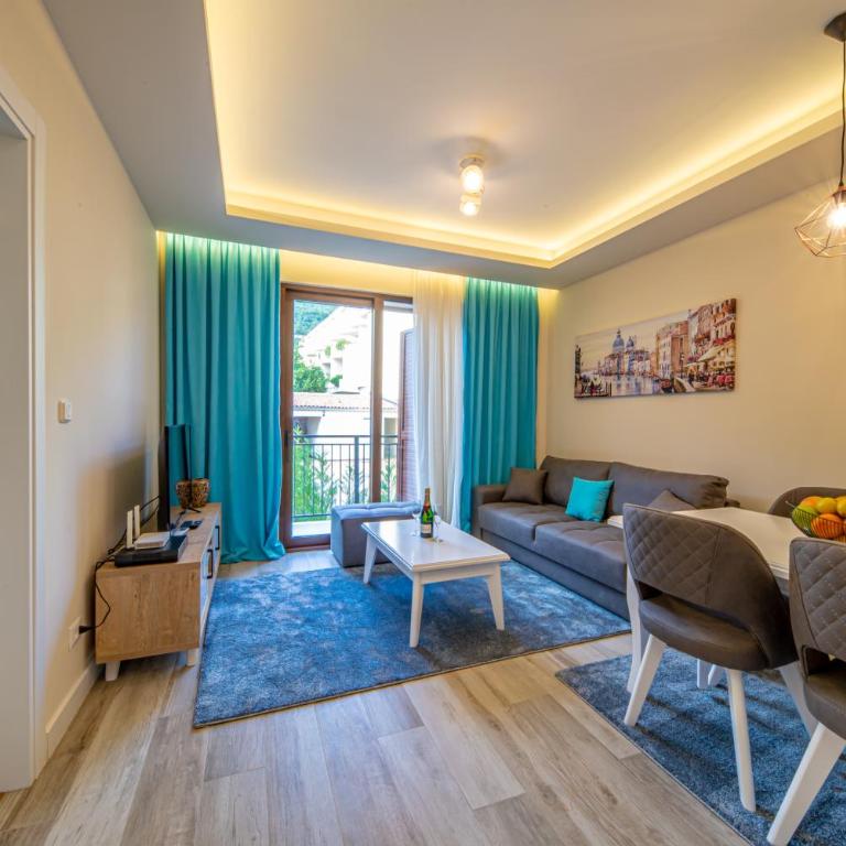 Seafront Apartments Petrovac - Apartment with Balcony - 10
