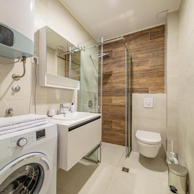 Seafront Apartments Petrovac - Apartment with Balcony - 12