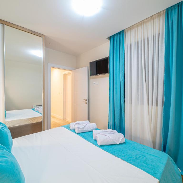 Seafront Apartments Petrovac - Apartment with Sea View - 12