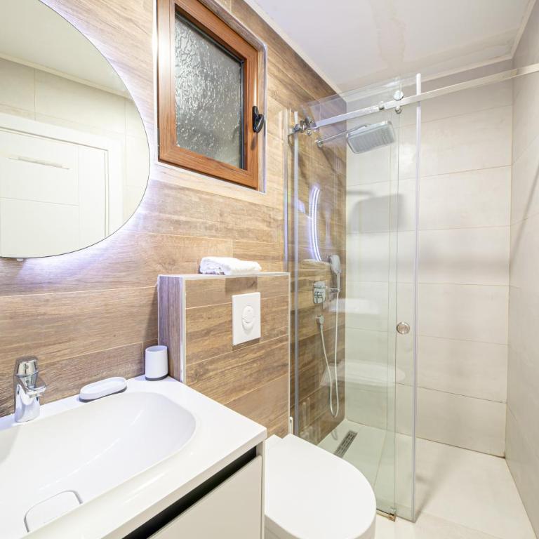 Seafront Apartments Petrovac - Apartment with Sea View - 15